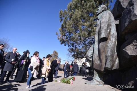 Ամենայն հայոց բանաստեղծի ծննդավայրում հնչում են նրա ստեղծագործությունները