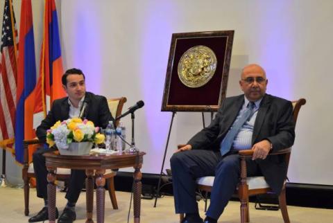 Մխիթար Հայրապետյանը հանդիպել է Լոս Անջելեսի հայ համայնքի հետ