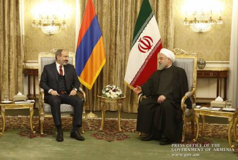 باشينيان وروحاني يعقدان اجتماعاً في طهران- إيران مواصلة بإقامة العلاقات الجيدة مع الجيران وبالتحديد مع أرمينيا، الرئيس الإيراني-