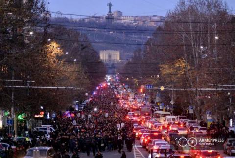La marche dirigée par  Nikol Pashinyan a commencé à la place de la Liberté