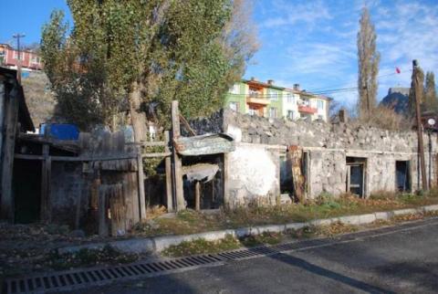 Ethnic Armenian MP Garo Paylan sends inquiry to Turkey’s culture minister over demolition of Charents’ house in Kars