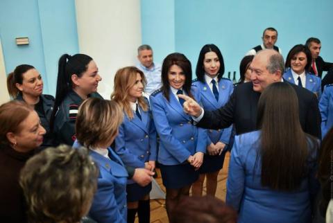 Que les fêtes printanières apportent de la joie, du bonheur et du succès:  félicitations du Président Armen Sarkissian à l’occasion du 8 mars 