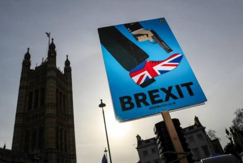 Исследование: Лондон теряет более €1 трлн с уходом финансовых институтов из-за Brexit