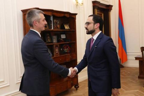 Le vice-Premier ministre arménien a reçu la délégation du Fonds eurasiatique de la stabilité et du développement 