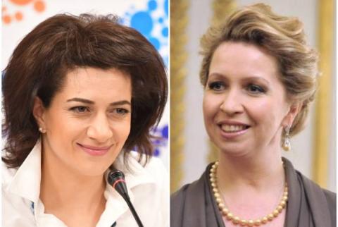 زوجة رئيس وزراء أرمينيا آنا هاكوبيان تبعث رسالة تهنئة وزهور لزوجة رئيس الوزراء الروسي سفيتلانا ميدفيديفا في يوم عيد ميلادها