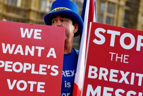 FT: Великобритания намерена ввести 25 марта план действий при Brexit без сделки
