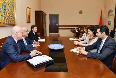 Anna Hakobyan a reçu le président de l'UGAB,  Berge Setrakian