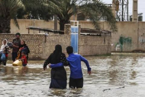 В Иране число жертв наводнений превысило 60 человек