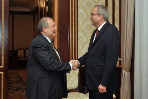 Le président Armen Sarkissian a reçu le Président de la Cour constitutionnelle d’Allemagne 