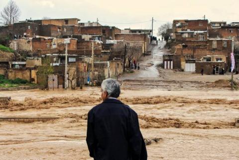 Число жертв наводнений в Иране превысило 70 человек, сообщили СМИ