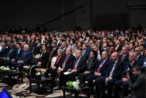 Le président Armen Sarkissian participe au Forum économique mondial en Jordanie 