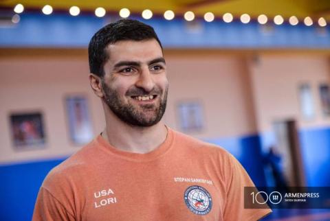 Борцы Сафарян и Теванян на чемпионате Европы стартовали с победы
