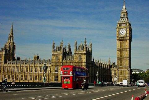В Лондоне введен ежедневный сбор за загрязнение воздуха автомобилями