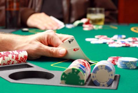 КГД раскрыл деятельность по организации без лицензии турниров по покеру