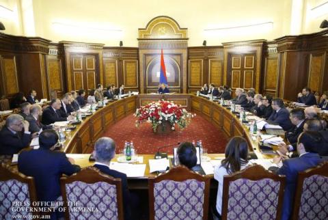 PM Nikol Pashinyan chairs briefing with Cabinet members on ongoing economic reforms 