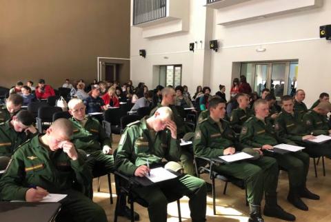 Գյումրիում «Համընդանուր թելադրություն» միջոցառումը ցանկացողներին հնարավորություն է ընձեռել ստուգել ռուսերենի իրենց գիտելիքները 
