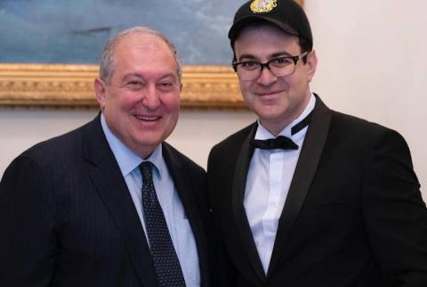 Le président Armen Sarkissian a reçu l’animateur et humoriste Garik Martirossian 