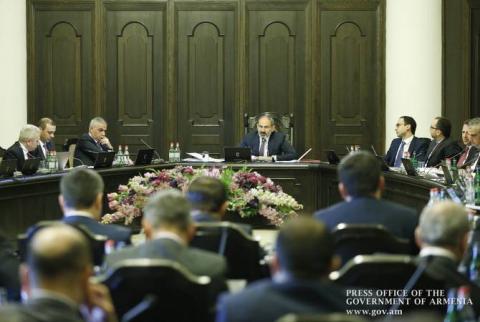 Կառավարությունն առաջարկեց Բաբկեն Թունյանի ներկայացրած նախագծի փոխարեն արագացված կարգով քննարկել ԱԺ-ում գտնվող գործադիրի նախաձեռնությունը