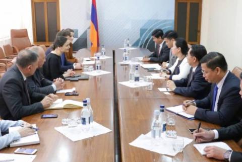 Մանե Ադամյանն ընդունել է Կամբոջայի Թագավորության պատվիրակությանը