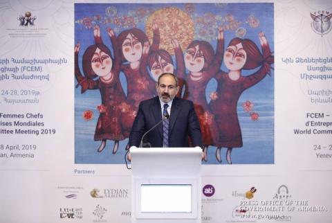 PM Pashinyan urges Armenian women not to be afraid of inventing a bicycle