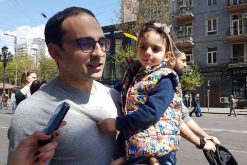 Deputy PM Avinyan celebrates Citizen’s Day with daughter