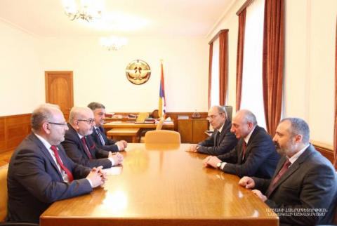Bako Sahakian a reçu la délégation de l'Union générale arménienne de culture physique