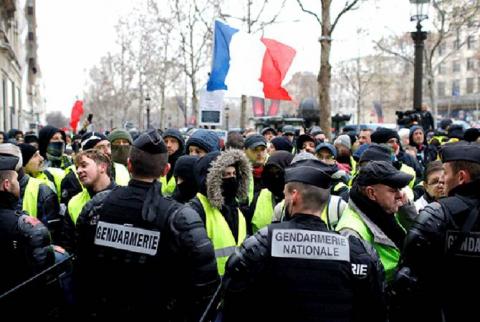 Փարիզում ցուցարարները կրկին բախվել են ոստիկանների հետ