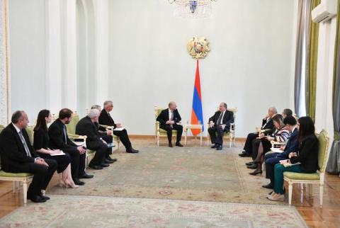 Le président Armen Sarkissian reçoit la délégation de l’Institut Fraunhofer