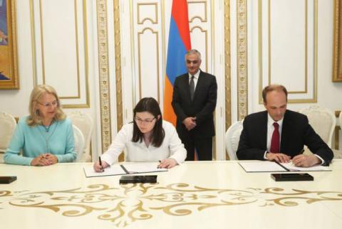Le gouvernement des États-Unis est fidèle à l'engagement de coopérer avec le gouvernement arménien