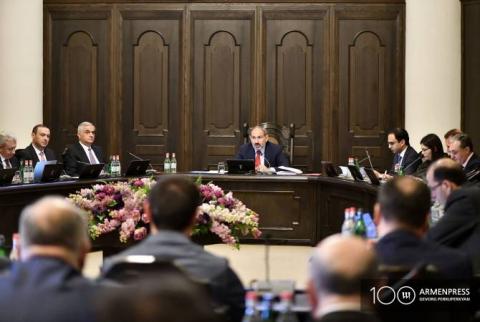 PM tasks Cabinet members to collect 100 facts about new Armenia in their activity fields by the end of 2019