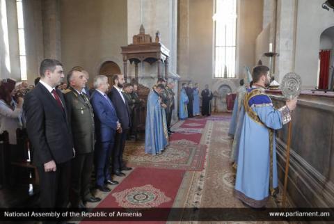 Speaker of Parliament of Armenia takes part in divine liturgy dedicated to Artsakh Defense Army in Shushi