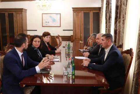 Գեղարքունիքի մարզպետ Գնել Սանոսյանը ԱՄԷ «ԱՔՍԵՍ» ընկերության բիզնեսի զարգացման ղեկավարի հետ քննարկեց «Հողմակայանների ներդրում» ծրագրի ընթացքը