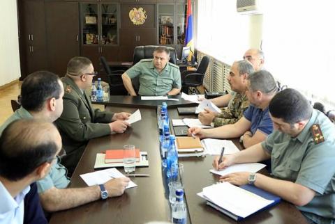 Начальник Генштаба ВС Армении принял граждан, обратившихся с вопросами различного характера