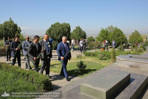 Artsakh’s parliamentary delegation visits Yerablur Military Pantheon in Yerevan