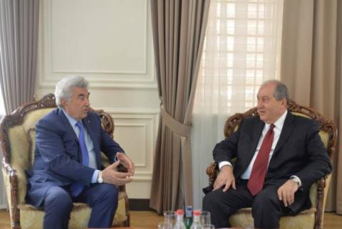 Le président Sarkissian s’est entretenu au téléphone avec le président du Conseil judiciaire suprême