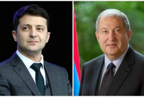 Le président arménien félicite Volodymyr Zelensky à l’occasion de sa prise de fonction en tant que président de l’Ukraine