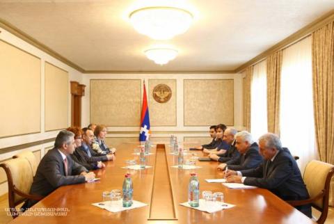 Rencontre entre le  président d'Artskah et le président de la Cour constitutionnelle d'Arménie