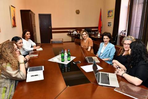 ՀՀ վարչապետի տիկին Աննա Հակոբյանին են ներկայացվել արևմտահայ կանանց մասին ուսումնասիրության արդյունքները