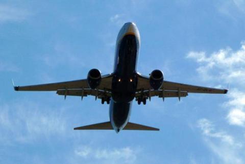 Боинг 737 рейсом Благовещенск-Москва аварийно сел в Иркутске