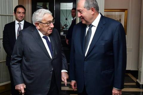 Le président Sarkissian a félicité Henry Kissinger à l’occasion de son 96e anniversaire 