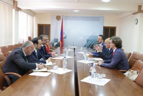 Тигран Хачатрян принял специального представителя, посла председательства Словакии в ОБСЕ по вопросам Южного Кавказа