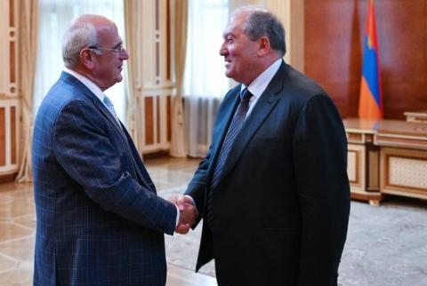 Le président Armen Sarkissian a reçu le président de l'UGAB 