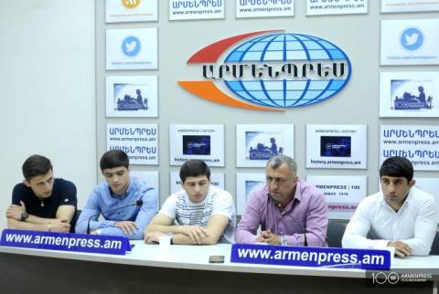    Հունահռոմեական ոճի երիտասարդ ըմբիշները գոհ են Եվրոպայի առաջնությունում նվաճած մեդալներից