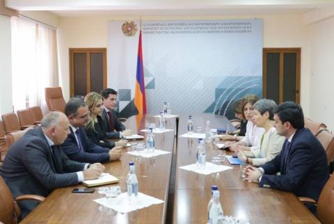 Armenian minister, Mexican Ambassador discuss economic cooperation opportunities