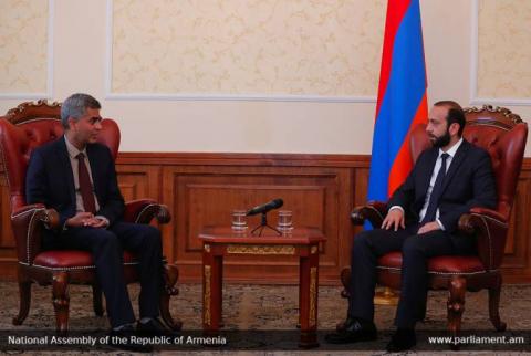 Ararat Mirzoyan a reçu l'Ambassadeur extraordinaire et plénipotentiaire de l'Inde en Arménie