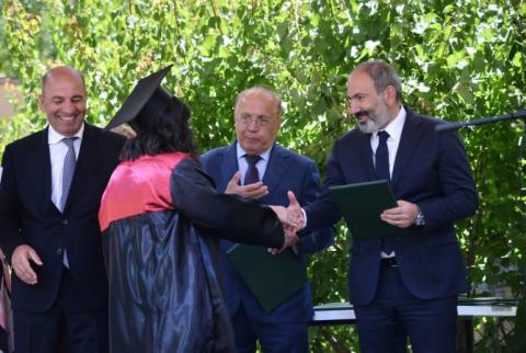 Le Premier ministre Nikol Pashinyan était présent à la cérémonie de remise des diplômes aux premiers diplômés de la filiale d’Erevan de l'Université d'État Lomonossov de Moscou