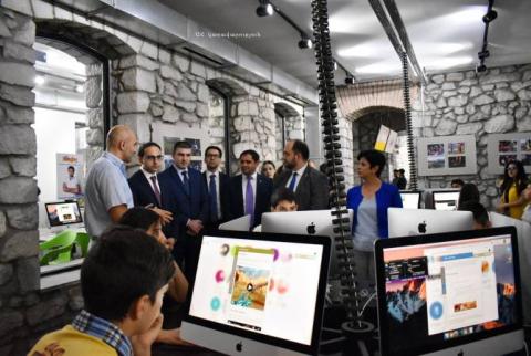 Deputy PM Avinyan gets aquainted with activities of Stepanakert's TUMO center
