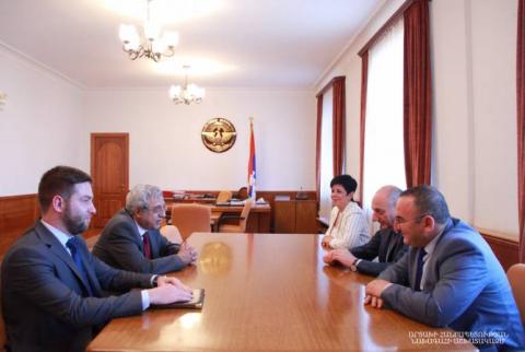 President of Artsakh holds meeting with Director of Matenadaran
