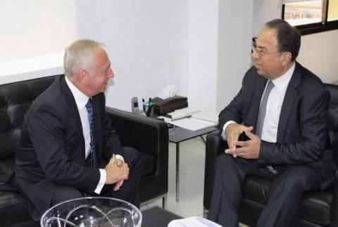 L'Ambassadeur Atabekian a rencontré le Ministre libanais de l'Économie et du Commerce