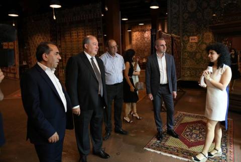 Le président Armen Srakissian a visité la société « Mergerian Karpet » 